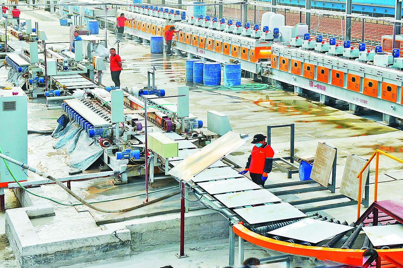 齐齐哈尔gdp_齐齐哈尔火车站(3)