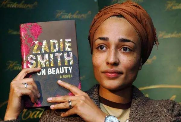 今天，会说方言的人应该更有底气