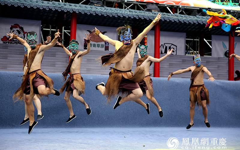 彭水踩花山节民俗会开幕苗文化与潮文化擦出苗乡文旅新火花