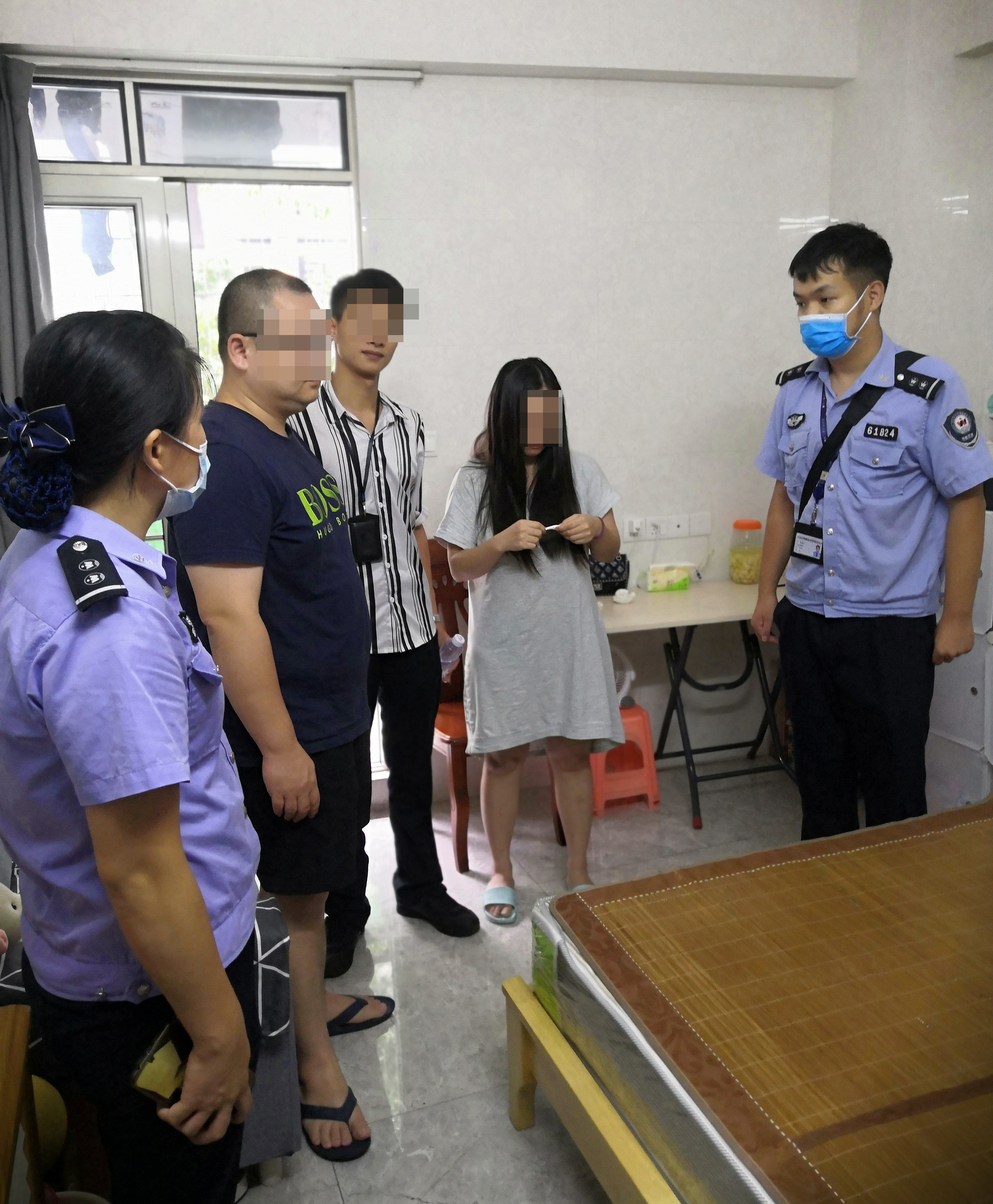 宝安西乡街道网格员协助警方抓获2名卖淫嫖娼人员