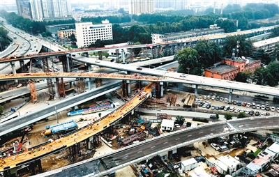 主线 西安市 主线桥 钢箱梁 中建 标段 项目 西安|西安市东南二环立交三条主线桥全部贯通