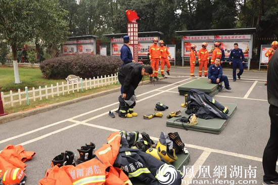 企业 火灾 员工 常德 大队 水带 消防站 海利化工|常德：多家企业100余名员工走进消防站