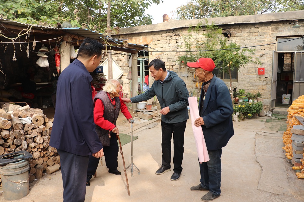 玫瑰镇:九九重阳节,浓浓敬老情——乡村振兴服务队平阴一队走访慰问