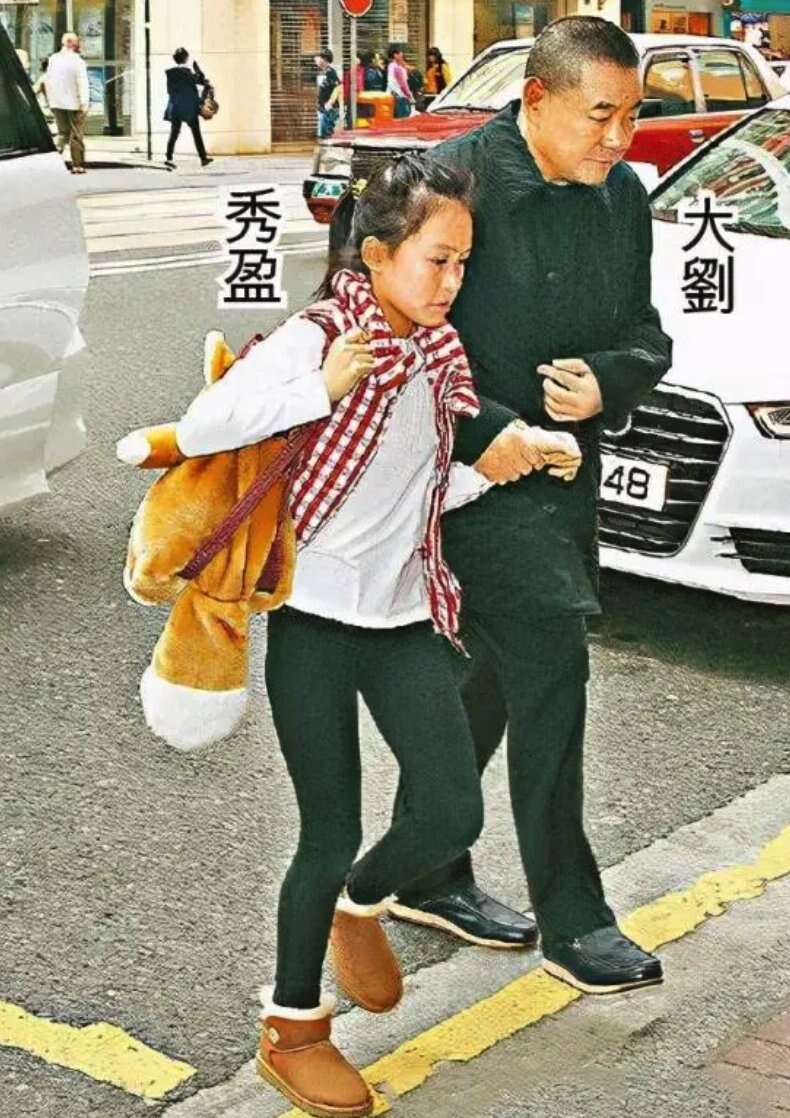 一开始,刘銮雄最疼爱的女儿还是他与前女友吕丽君生下的孩子刘秀盈.