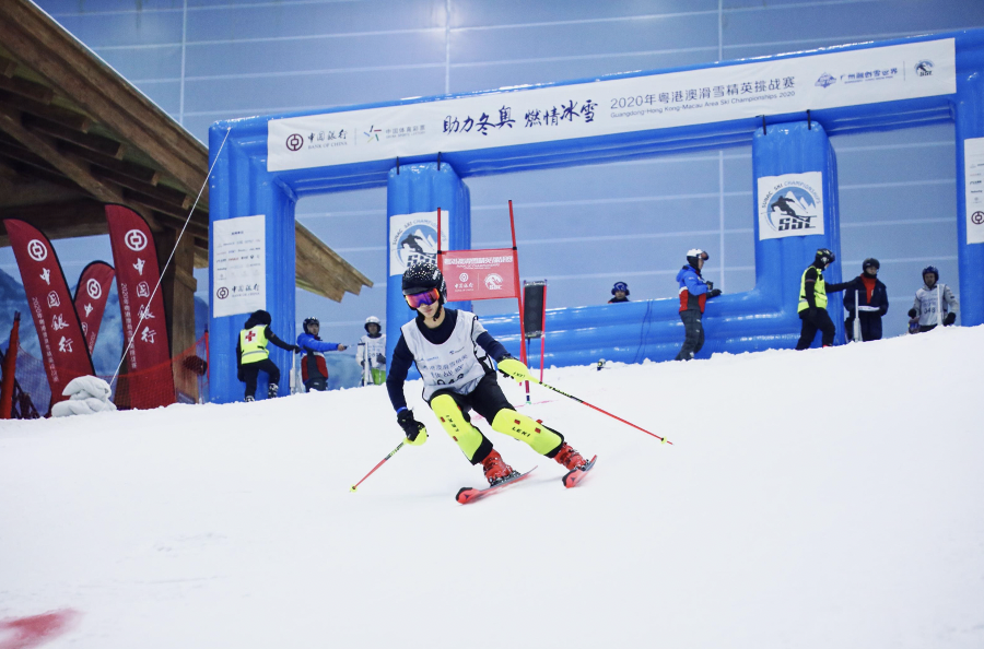 全国都在瞒着广东过冬广州融创雪世界里却在上演一场滑雪竞技赛