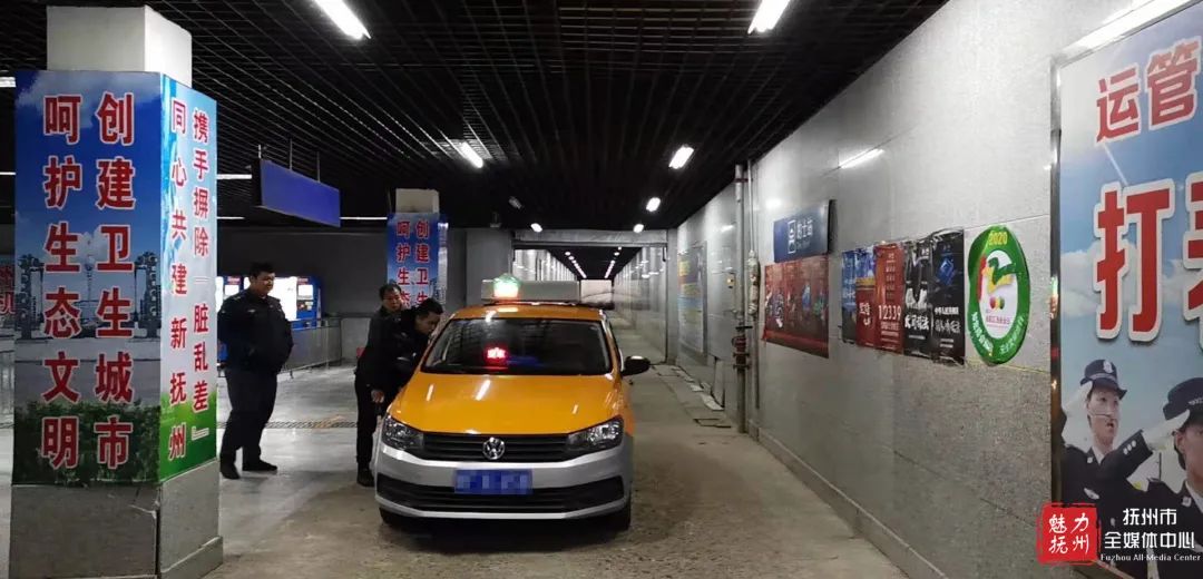 抚州严查城区出租车行业乱象暂扣黑车13辆