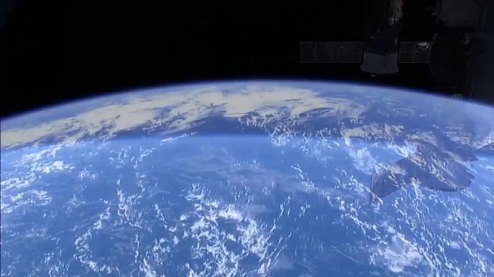 这里是国际空间站,从太空看地球更美