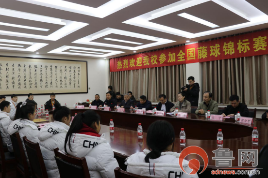 座谈会上,菏泽市体育局党组书记,局长史长华对曹州武校藤球队在全国