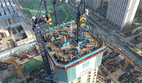 让施工如履平地空中造楼机助力中国国际丝路中心大厦建设