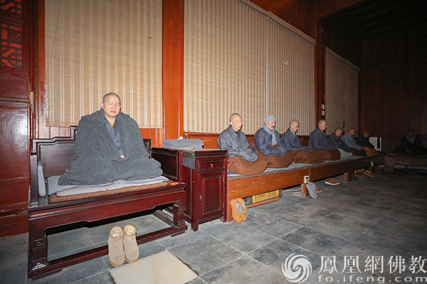 浙江普陀山法雨禅寺举行冬季禅七法会 为期21天