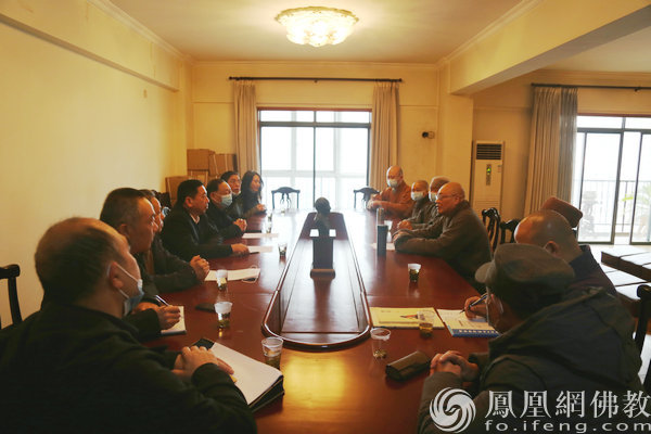 向恩明到湖南省佛教协会新春慰问（图片来源：凤凰网佛教 摄影：湖南省佛教协会）