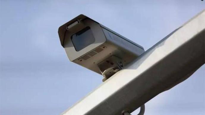 的"道路监控设备补光灯亮度过高"问题,公安部交通管理局日前予以回应
