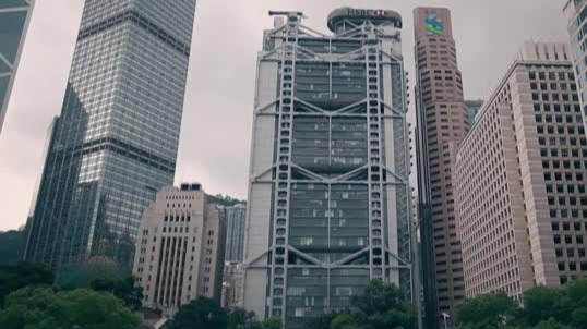 1985年汇丰银行大楼拔地而起,但它的建造却违背常理?
