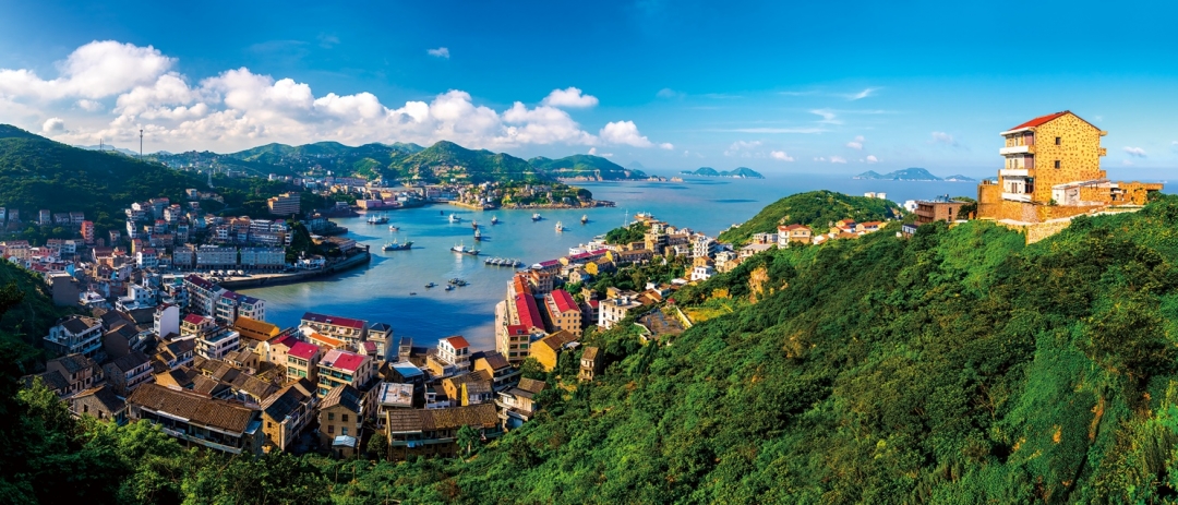 石塘半岛省级旅游度假区这里,石墙,石屋,石路倚山而建,随地升降,错落