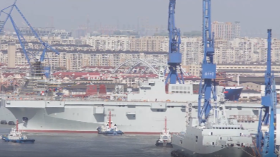中国3艘075型两栖攻击舰全部下水076还会远吗