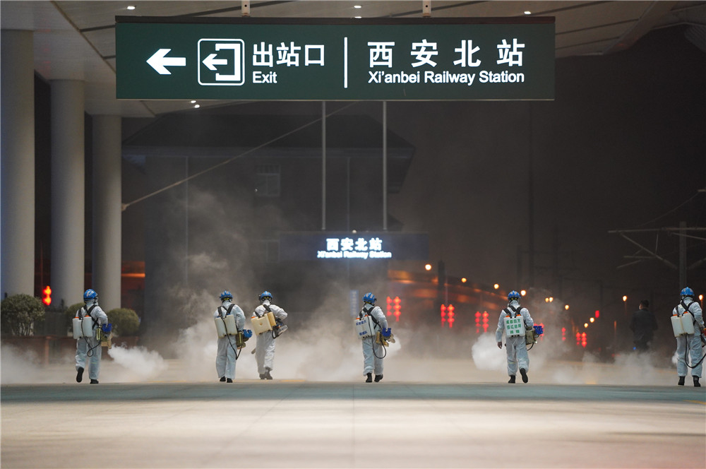 春运大幕启 清洁消杀忙——西安车站"地毯式"消杀确保