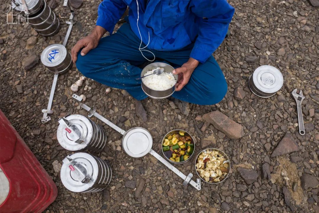 杜风彦是视频摄影师,我叫他杜师傅,他从2011年开始骑行,曾独自穿越22