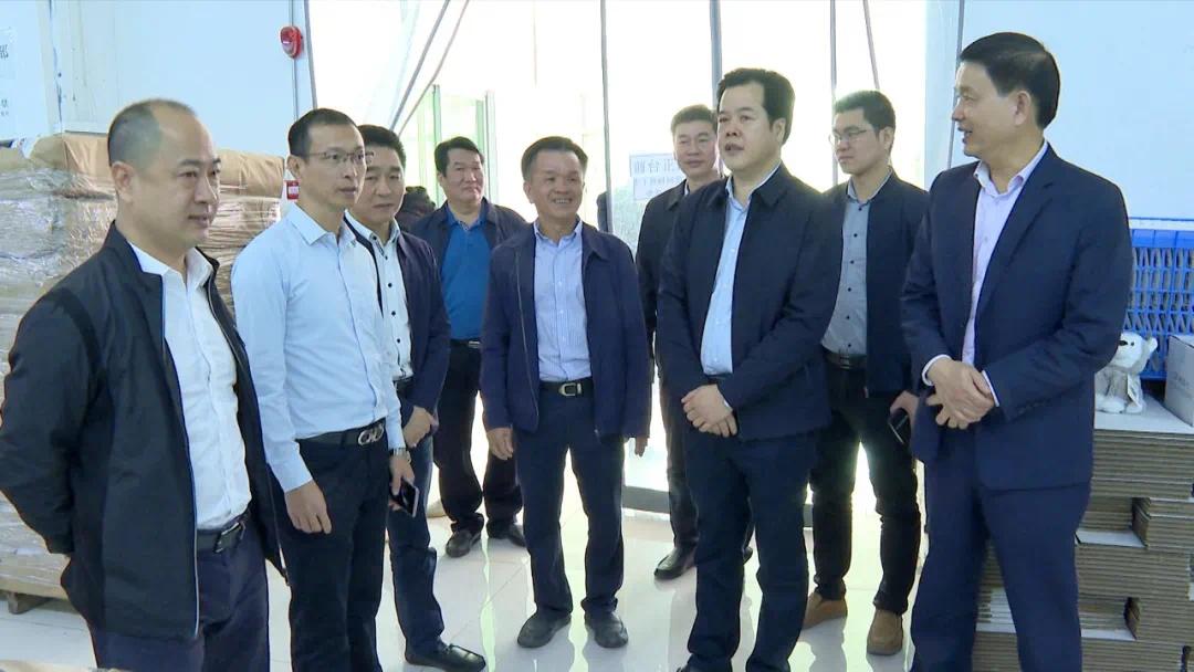 海丰县委书记郑俊雄带队走访慰问企业凤凰网广东_凤凰网