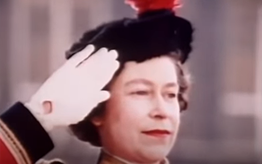 民众看到绝对都惊呆了,谁都没见过不穿衣服的查尔斯.