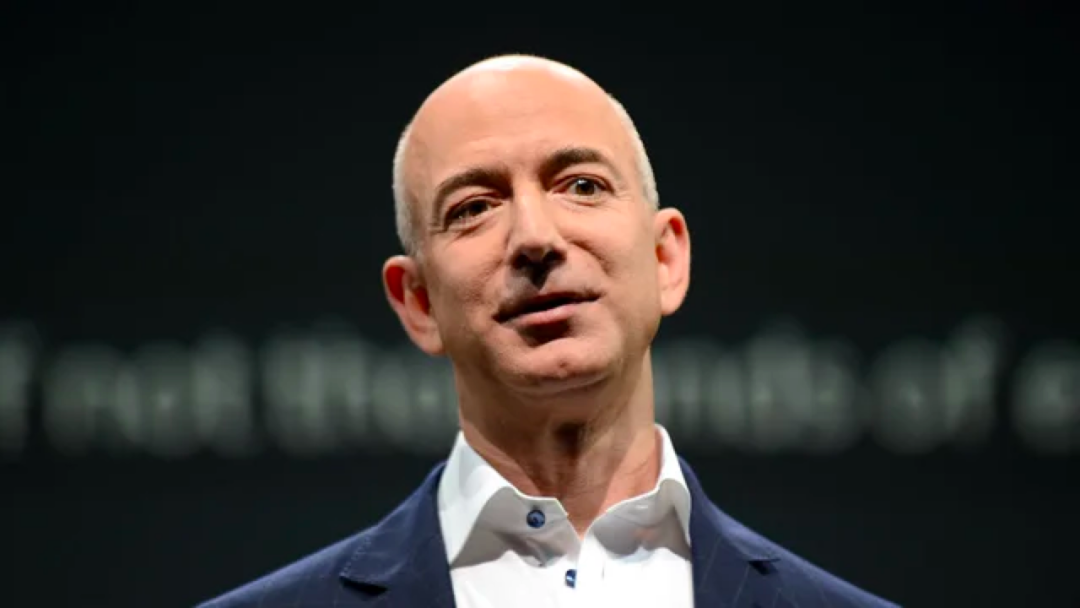 的亚马逊创始人杰夫·贝索斯 jeff bezos)将在 2021 年第三季度卸任