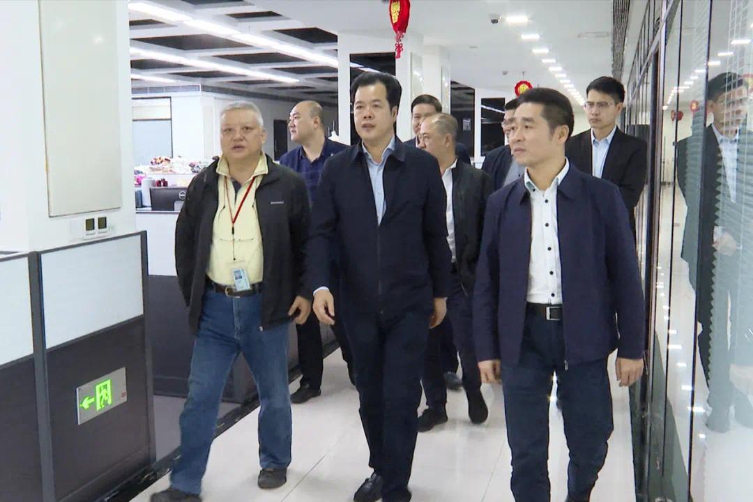 海丰县委书记郑俊雄带队走访慰问企业凤凰网广东_凤凰网