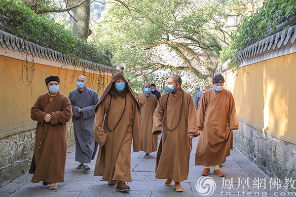 道慈大和尚一行赴普陀山全山各寺院检查疫情防控及安全工作