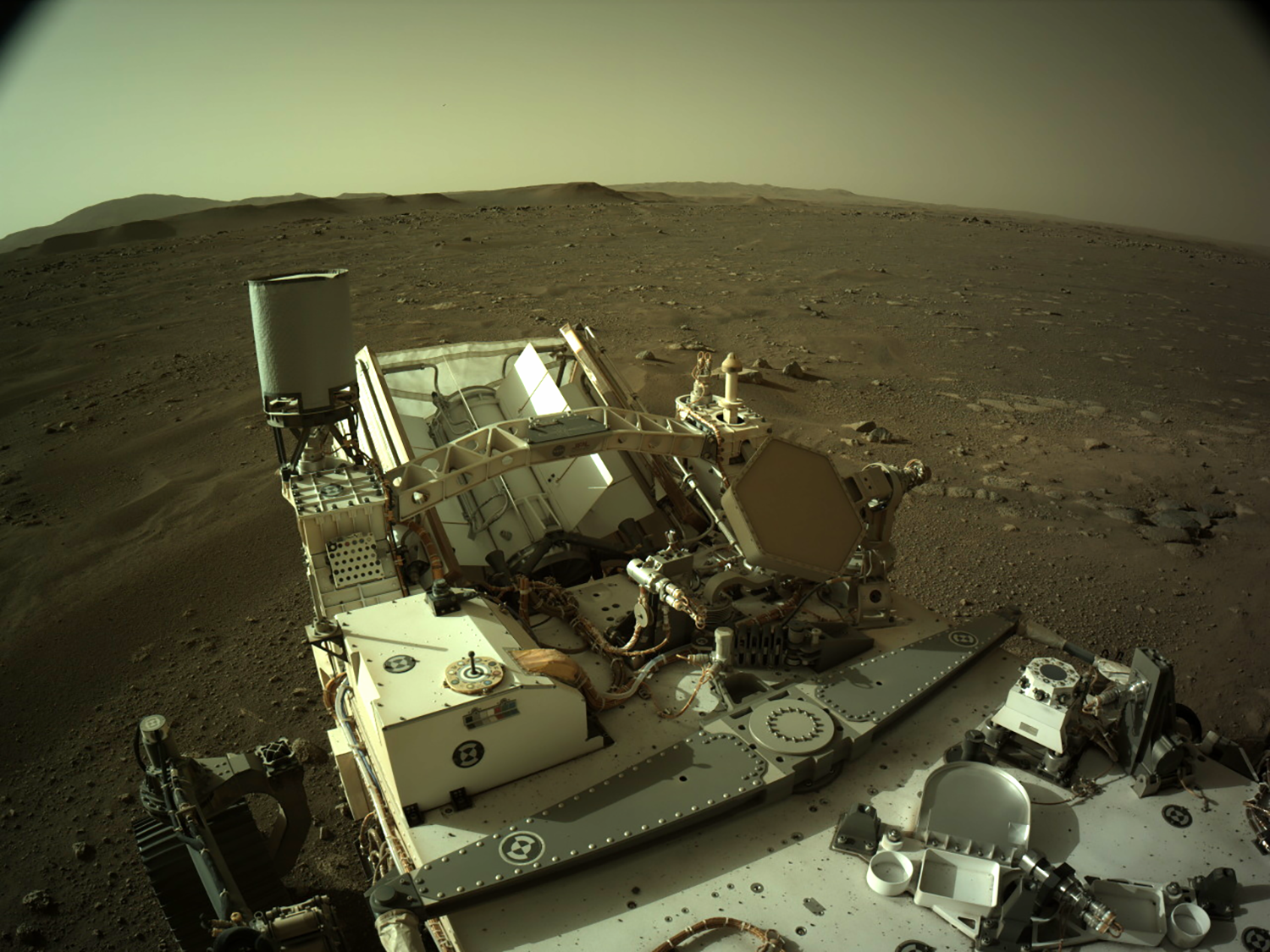"毅力号"传回6千余张高清照:火星上看太阳是啥样?