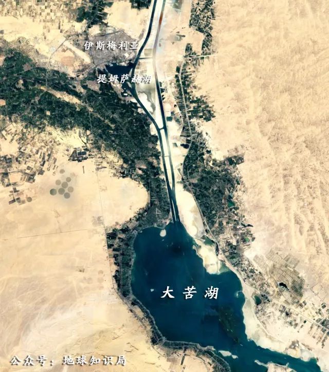 苏伊士运河堵1月算啥 曾有商船在运河里堵了8年