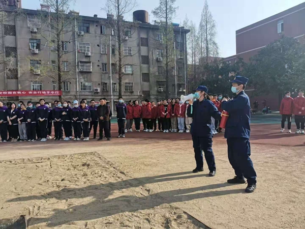 滁州市实验中学开展消防演练进校园活动