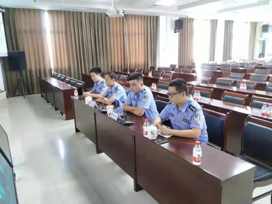 以坚守绘答卷——记长沙市公安局天心分局民警丁圣