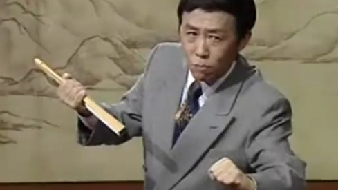 一人分饰多角录制电视评书杨家将田连元为说好故事煞费苦心