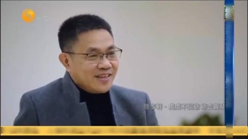 陈生讲述在立交桥上摆摊的经历一晚上可以赚40块钱