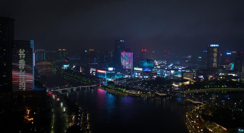 阅读之光点亮宁波三江口上演读书月主题灯光秀
