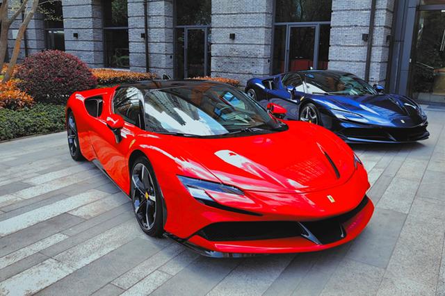 无论是入门级的roma,还是"马王"laferrari,都是无数车迷心目中的终极