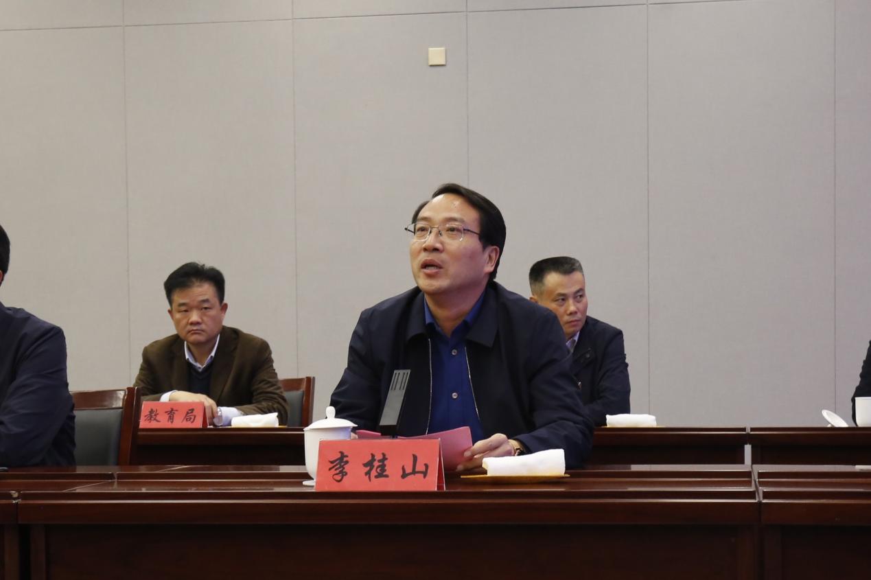 扬州市体育局局长李桂山在发言中强调,扬州坚持以体教融合为抓手,以