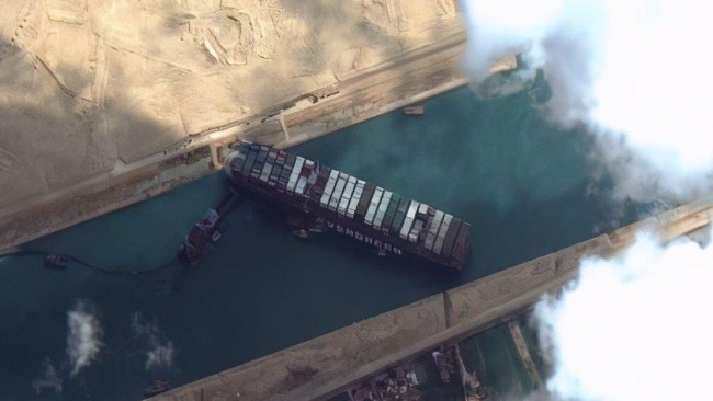 苏伊士运河堵塞影响美军 美媒:防范"咽喉被锁"