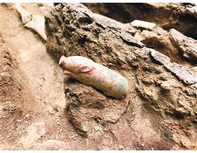 大堡子汉墓考古新发现出土鎏金铜器玉器等大量珍贵文物