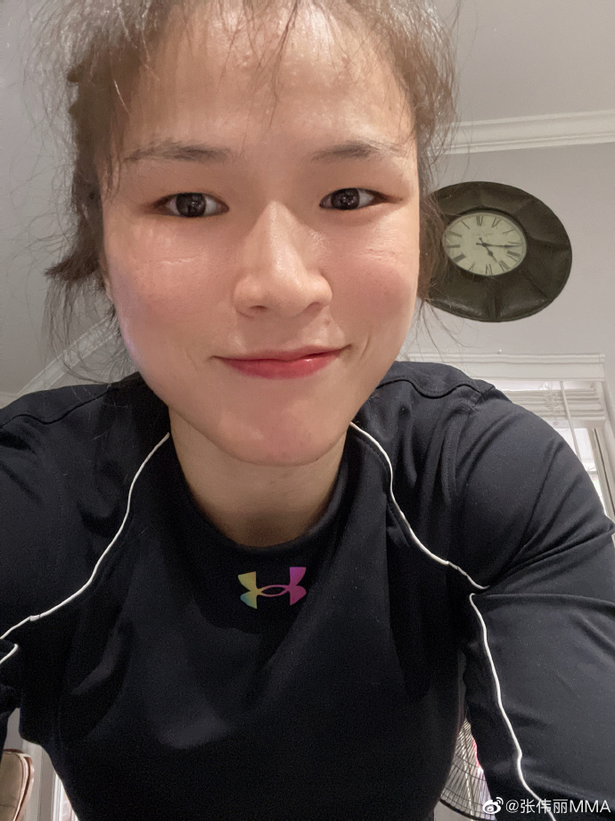 凤凰网体育对话张伟丽:揭秘降重计划 自曝快1年没回家