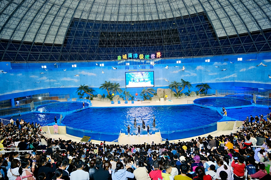 五一迎游客高峰在泉城欧乐堡度假区欢度精彩假日