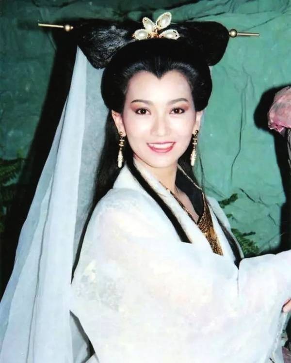 上海滩主演罕聚集赵雅芝保养得当许文强未现身