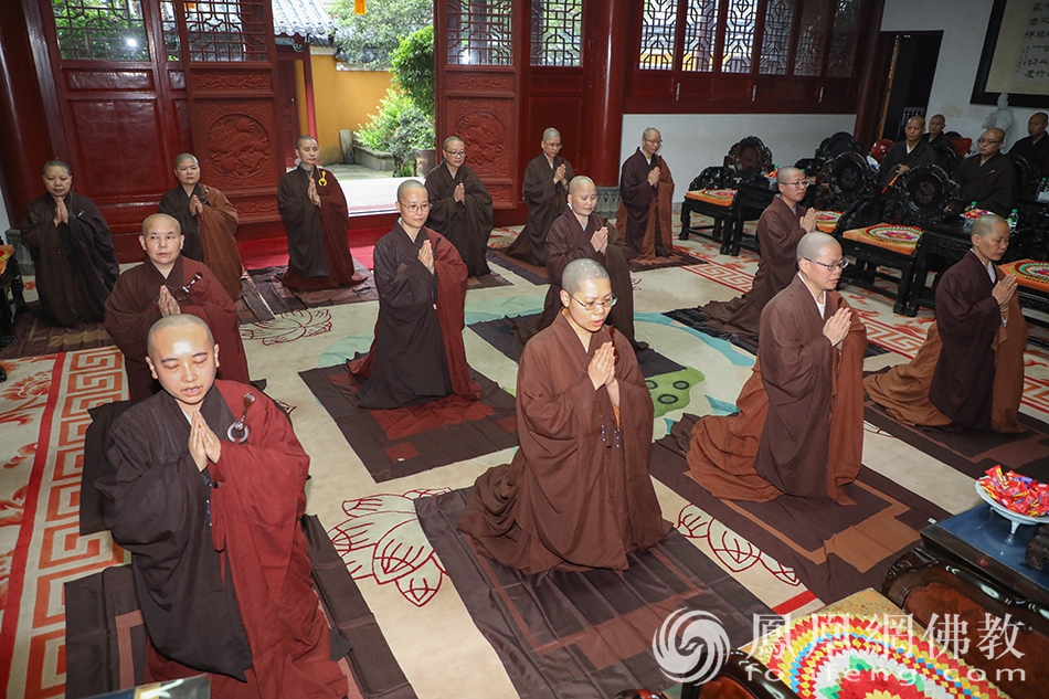 普陀山圆通禅林等寺院结夏安居礼请道慈大和尚为依止律师