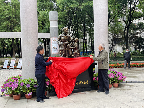 追寻百年伟迹学思践悟立信主题教育活动东西湖红色文化广场正式亮相