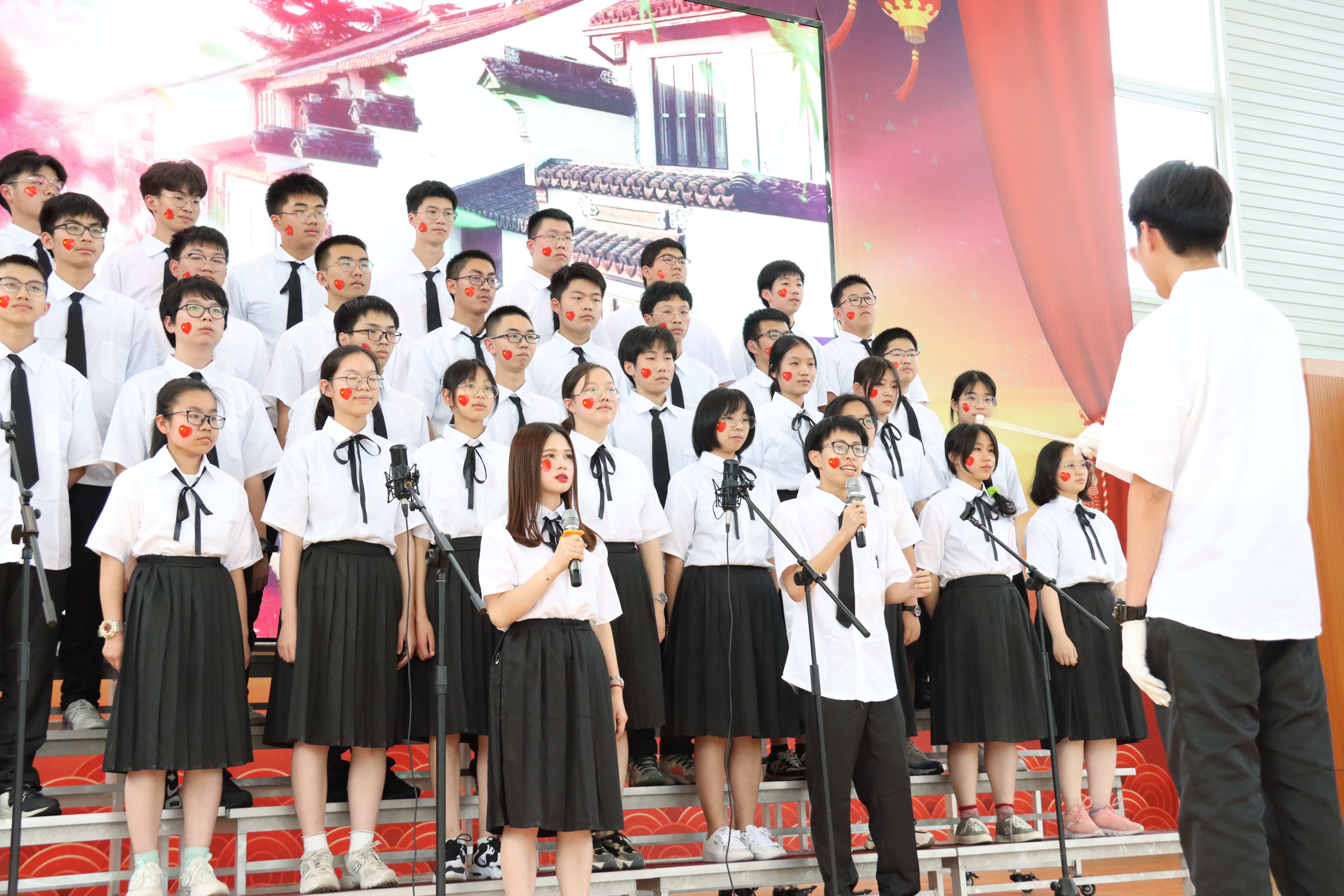 青春心向党,红歌颂百年 ——钱清中学举行红五月红歌合唱比赛