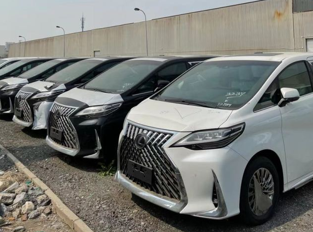 雷克萨斯lm300商务新宠7座酬宾抄底惠_凤凰网汽车