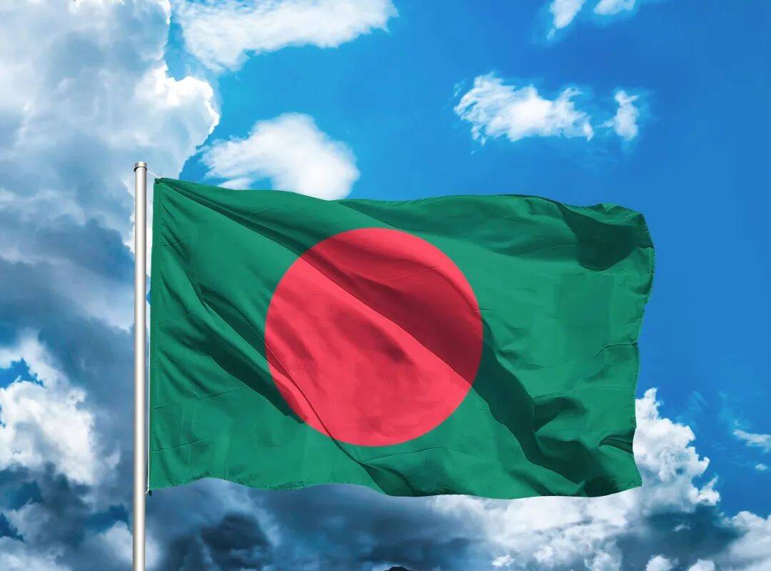 大地上图形颇似日本国旗孟加拉国作为一个身处大国之间的年轻小国