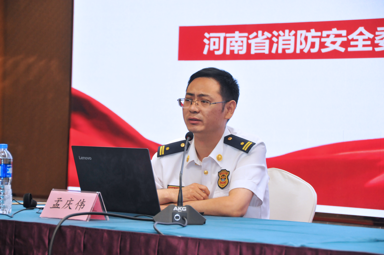 孟庆伟,和省应急管理科学技术研究院教授耿剑统展开安全生产辅导讲座