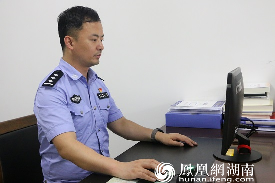 零距离服务群众是警察也是朋友记武陵公安东江派出所教导员张倚铭