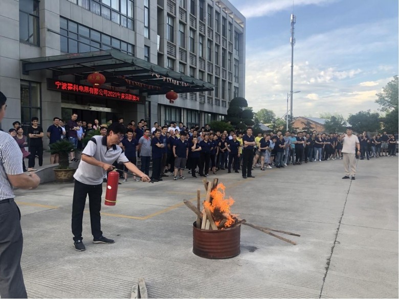 霍科电器2021年度消防演习进行时凤凰网宁波_凤凰网