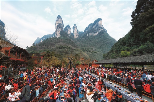 湘西之美的时代表达写在湘西州矮寨十八洞德夯大峡谷景区成功升为5a之
