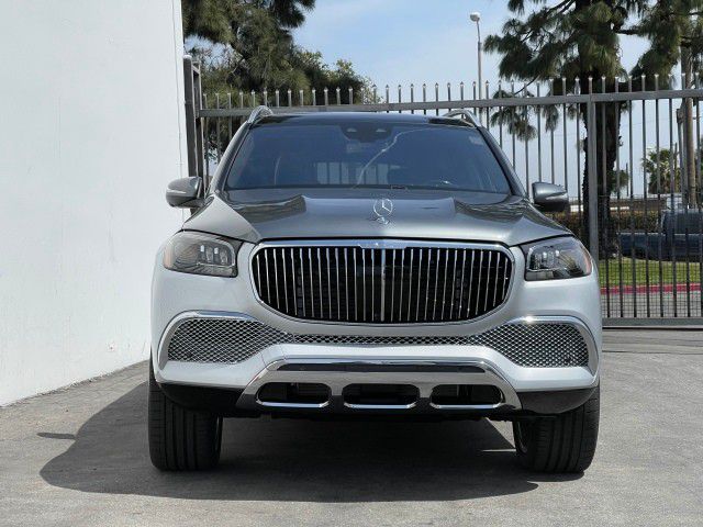 进口奔驰迈巴赫gls600神秘又充满力量